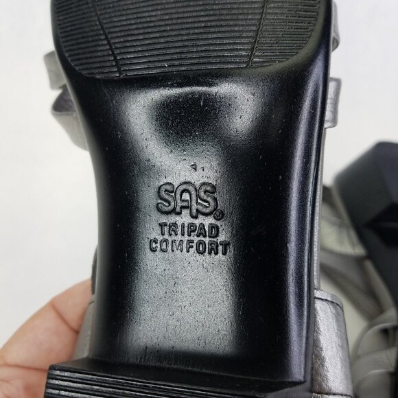 SAS Sandal Women's 9.5 Slingback Strappy Block Heel Silver Patent Leather USA - Picture 13 of 16